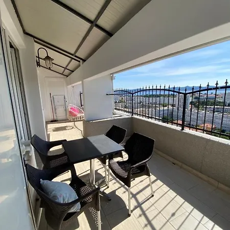 Апартаменты Golden View Penthouse *