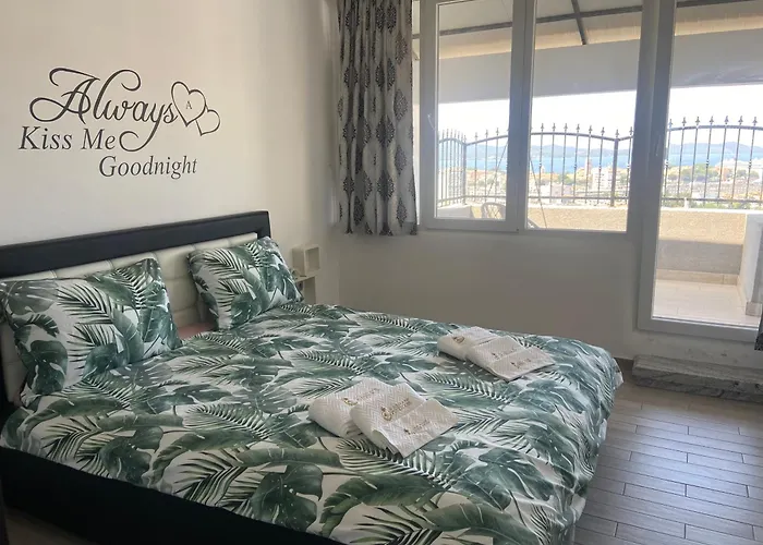 Golden View Penthouse * Zara